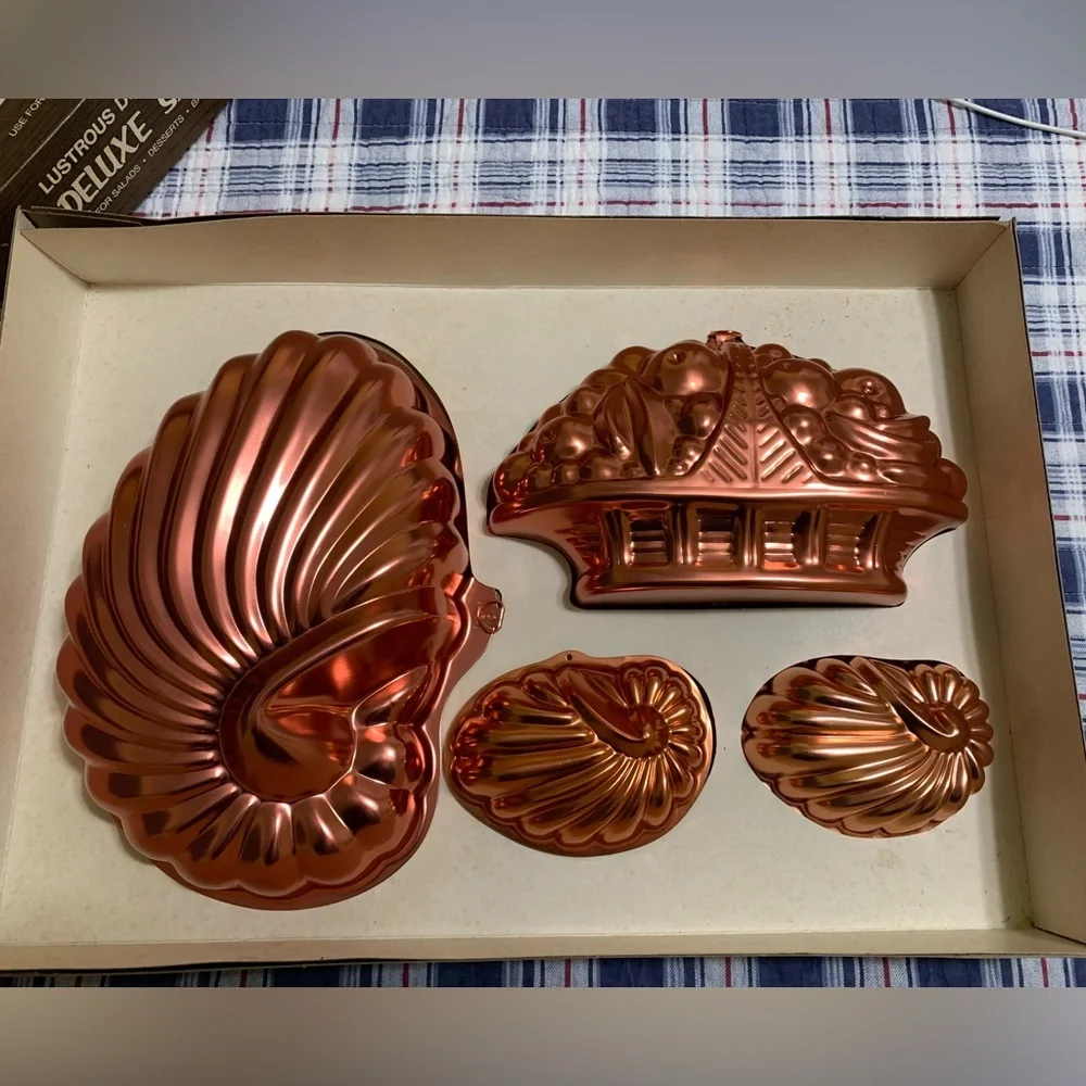 Vintage Molds 6 Piece Coppertone Dessert original box, Aluminum, Baking, Salad - Picture 3 of 10
